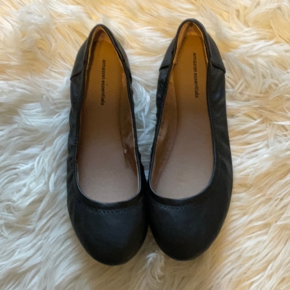 Amazon Essentials Women’s Casual Black Faux Leather Belice Ballet Flats Size 9.5